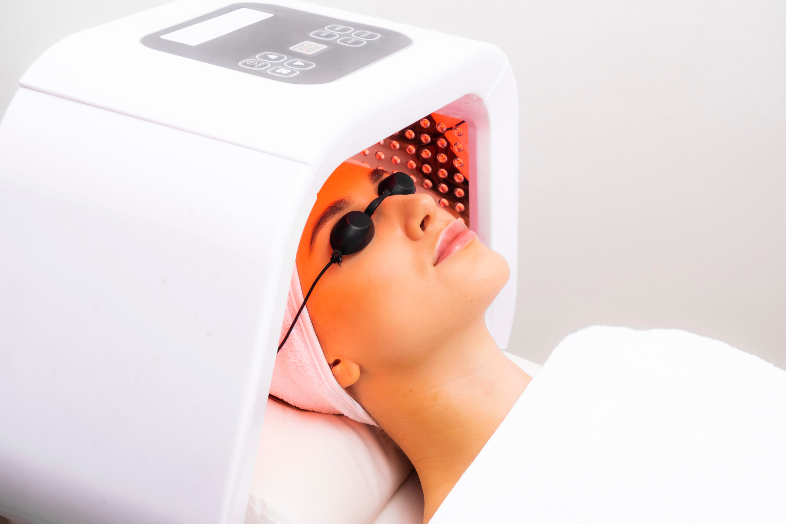 What Is LED Light Therapy, And What Are The Benefits?